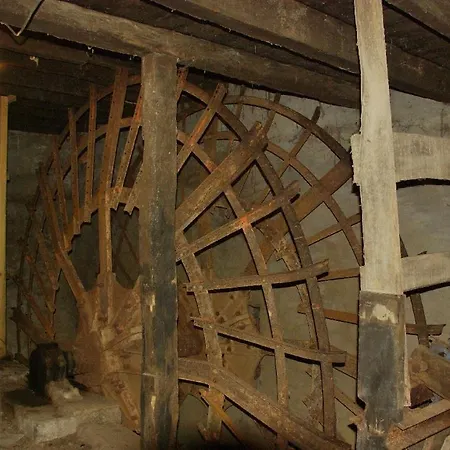 Moulin De La Parenthese * Sommieres-du-Clain